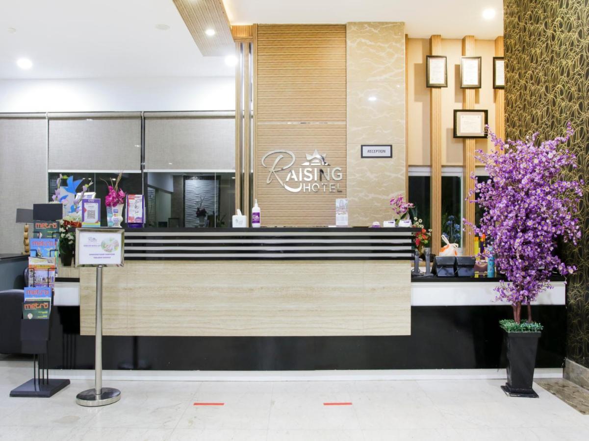 Vaccinated Staff - Capital O 454 Raising Hotel Makassar Luaran gambar