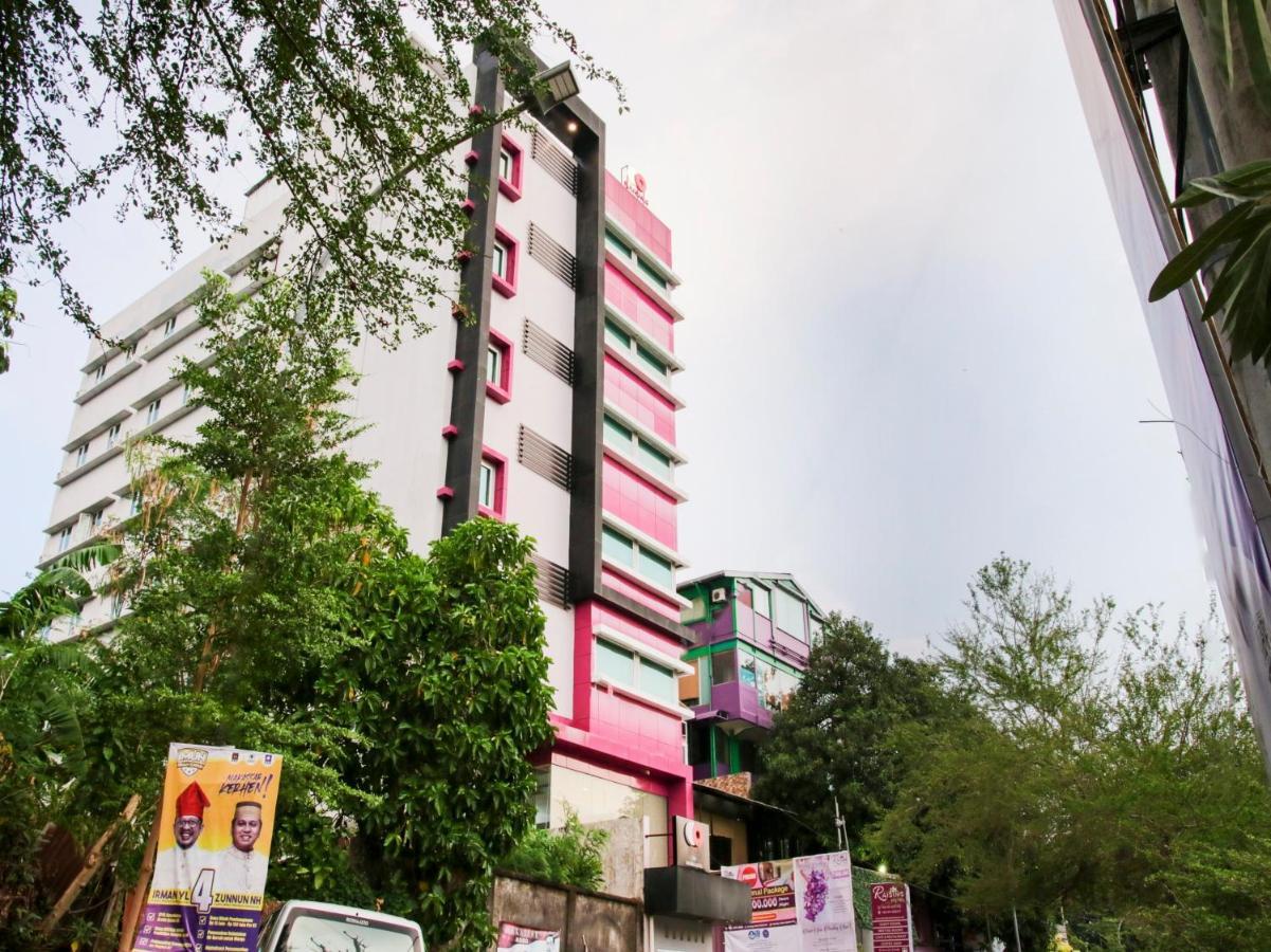 Vaccinated Staff - Capital O 454 Raising Hotel Makassar Luaran gambar