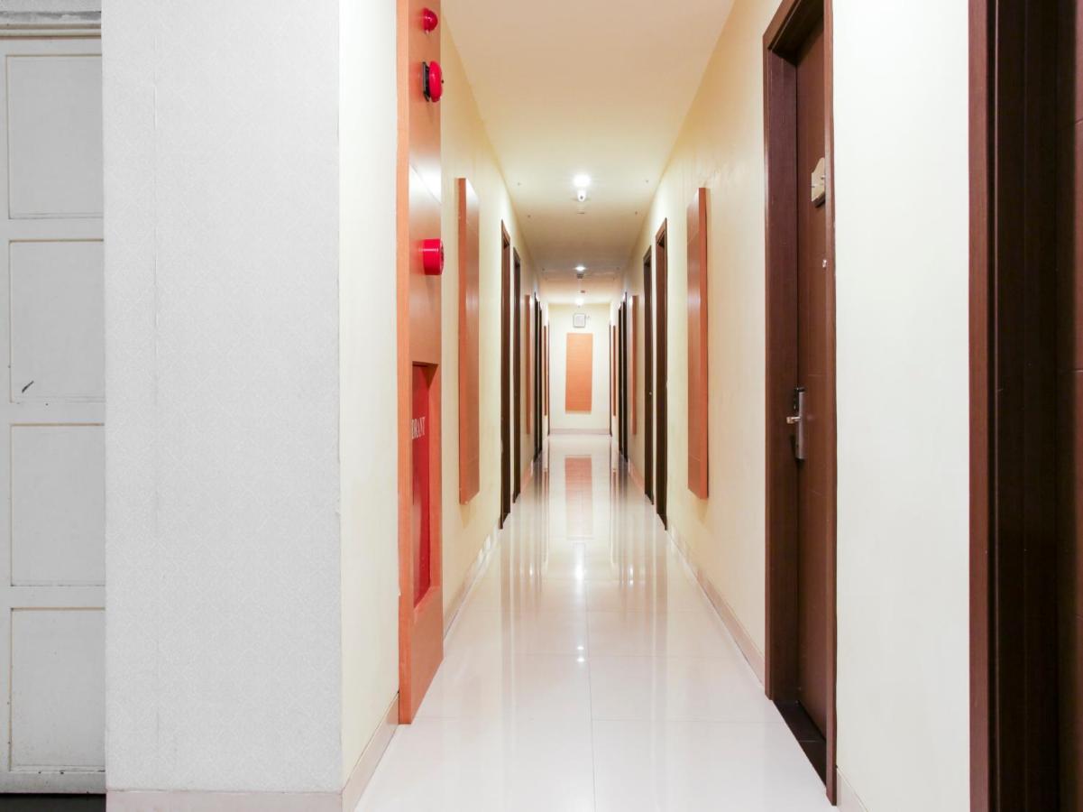 Vaccinated Staff - Capital O 454 Raising Hotel Makassar Luaran gambar
